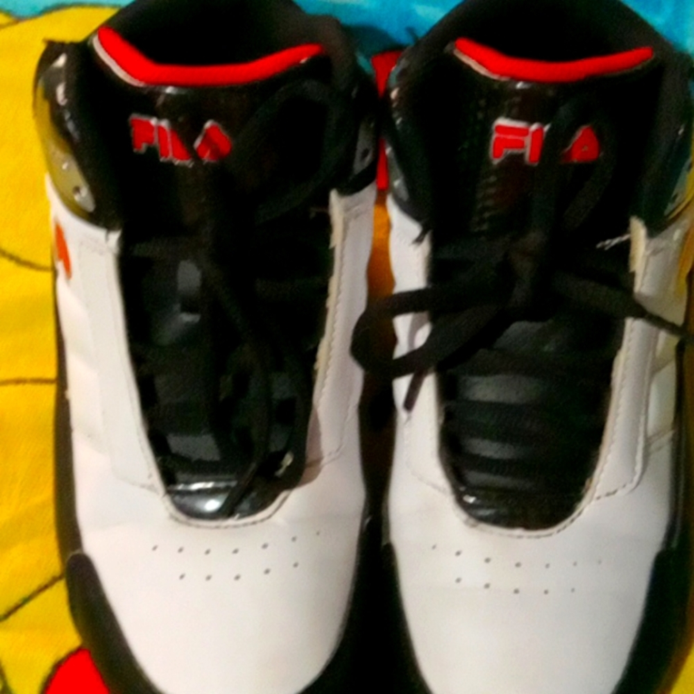 Fil shoes size 4.5 asking 18$ in great condition
